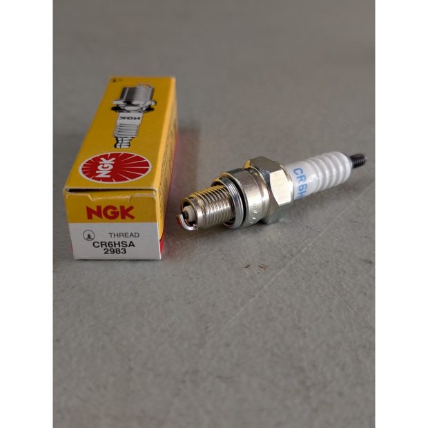 Bougie NGK Standard YAMAHA YBR 125 05-18 (CR6HSA) (NGK 2983)