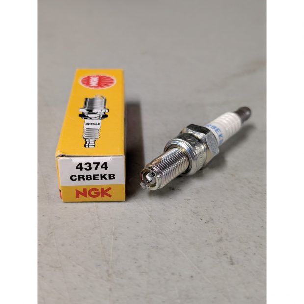Bougie NGK Standard APRILIA DORSODURO 1200 11-15 (CR8EKB) (NGK 4374)