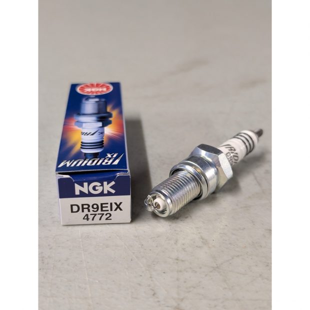 Bougie NGK Iridium SUZUKI GS 550 83-86 (DR9EIX) (NGK 4772)