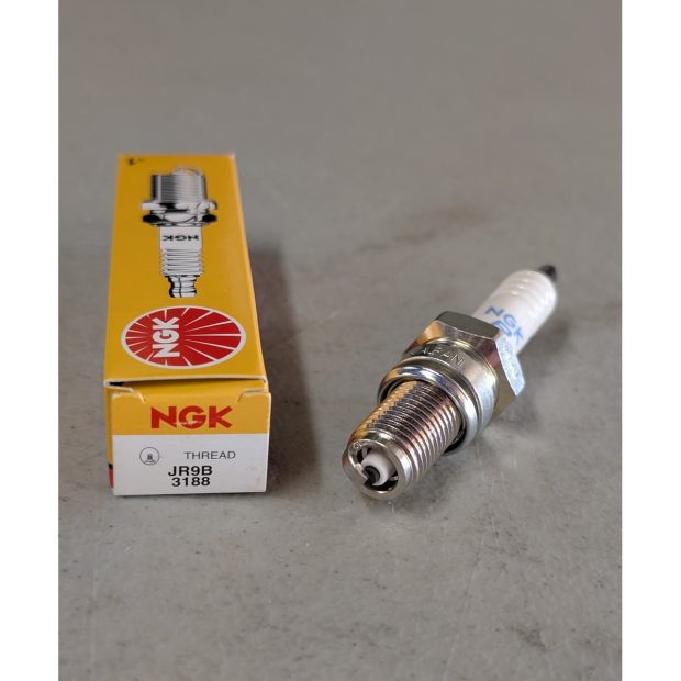 Bougie NGK Standard SUZUKI GSX 1100 91-92 (JR9B) (NGK 3188)