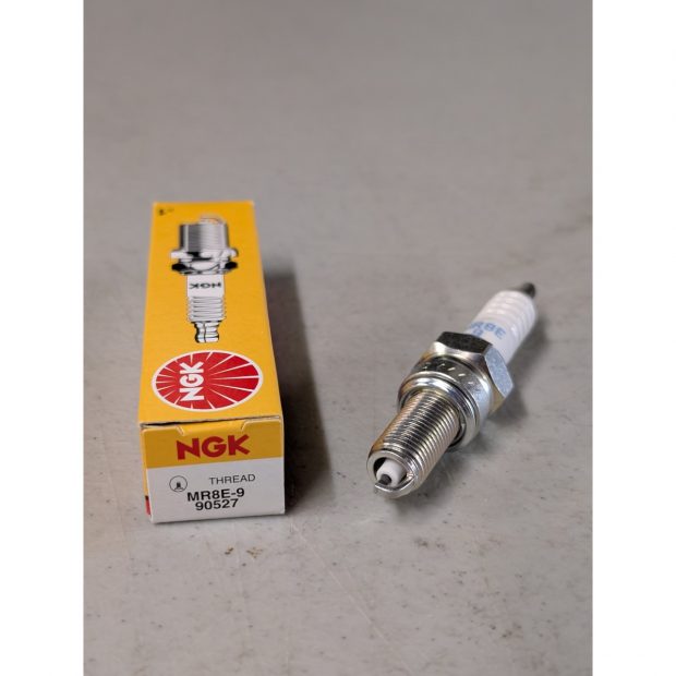 Bougie NGK Standard YAMAHA MT-125 20-24 (MR8E-9) (NGK 90527)