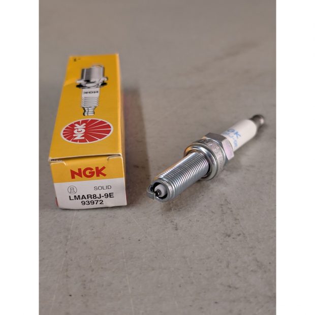 Bougie NGK Standard LMAR8J-9E (NGK 93972)