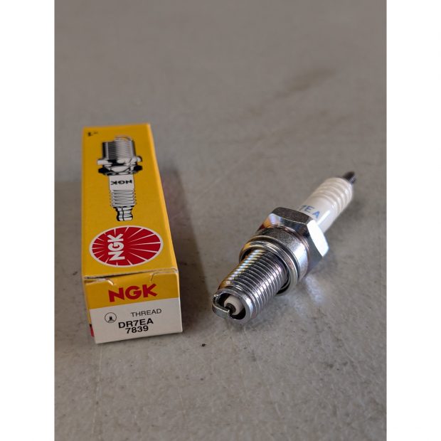 Bougie NGK Standard DR7EA (NGK 7839)