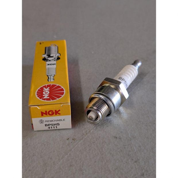 Bougie NGK Standard BP5HS (NGK 4111)