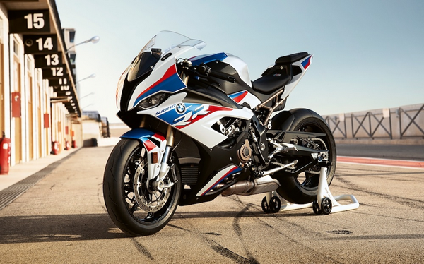 La toute nouvelle BMW S1000RR 2019 victime de se boîte de vitesses ?